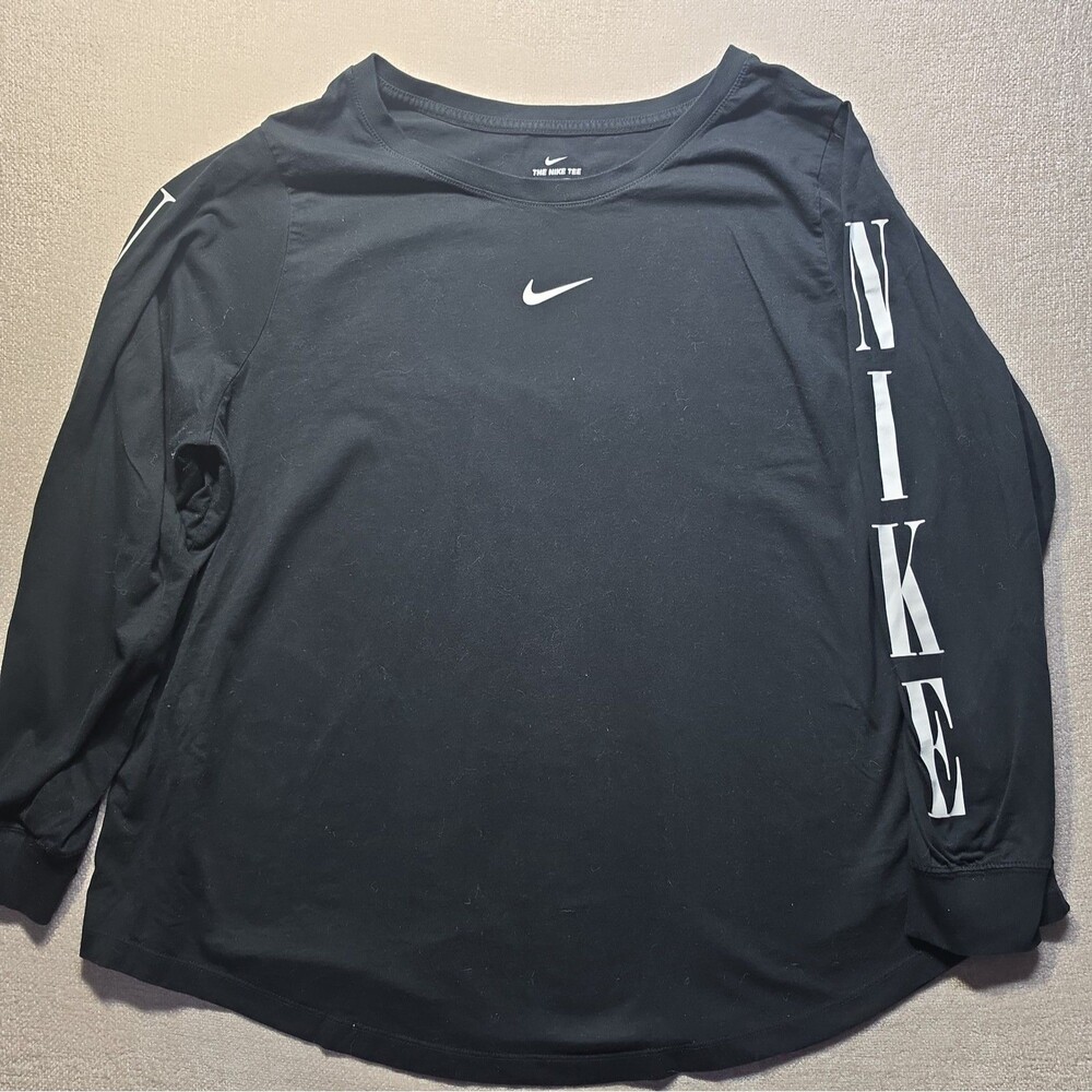 Nike Women's Long Sleeve Graphic T-Shirt Black Size 2X CQ4680-010 Holiday 2019
